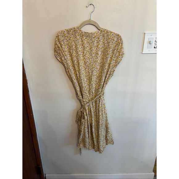 Old Navy Yellow Floral Waist-Defined Wrap Dress Size Large Tie Belt Spring Easte - Picture 8 of 8